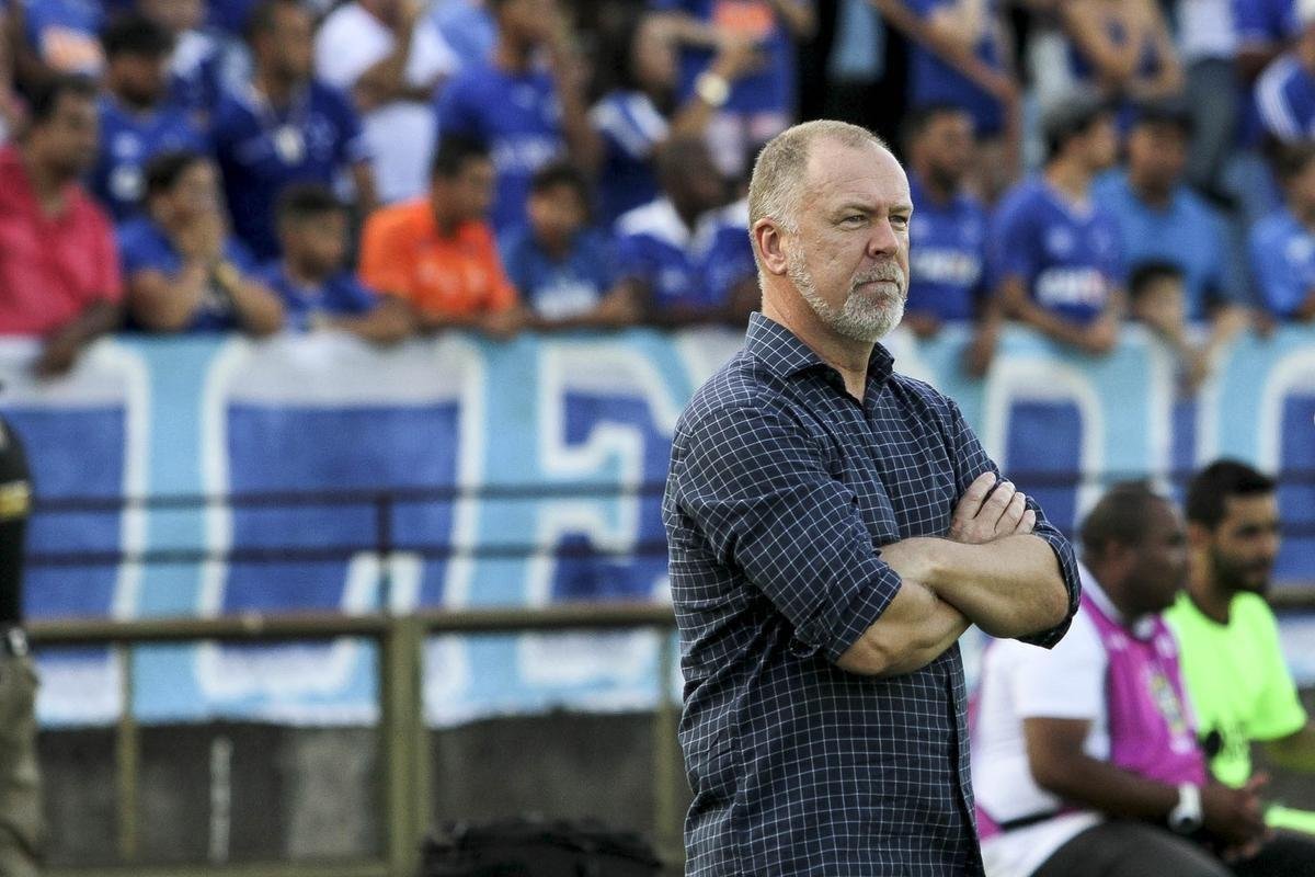 Imagens do jogo entre Tombense x Cruzeiro, pela 4 rodada do Estadual, no Ipatingo
