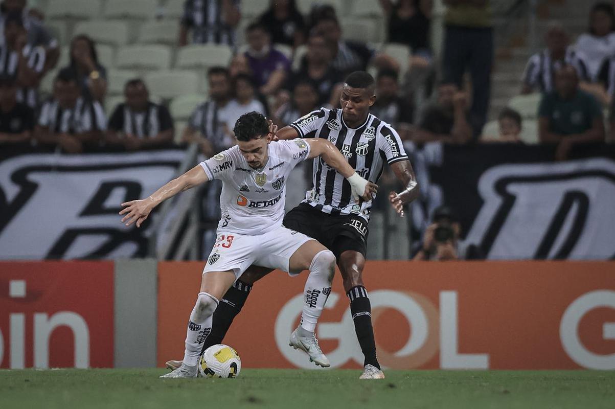 O Atltico visitou o Cear nesta quarta-feira (15), na Arena Castelo, em Fortaleza, pela 12 rodada do Campeonato Brasileiro. Veja as melhores imagens do confronto.