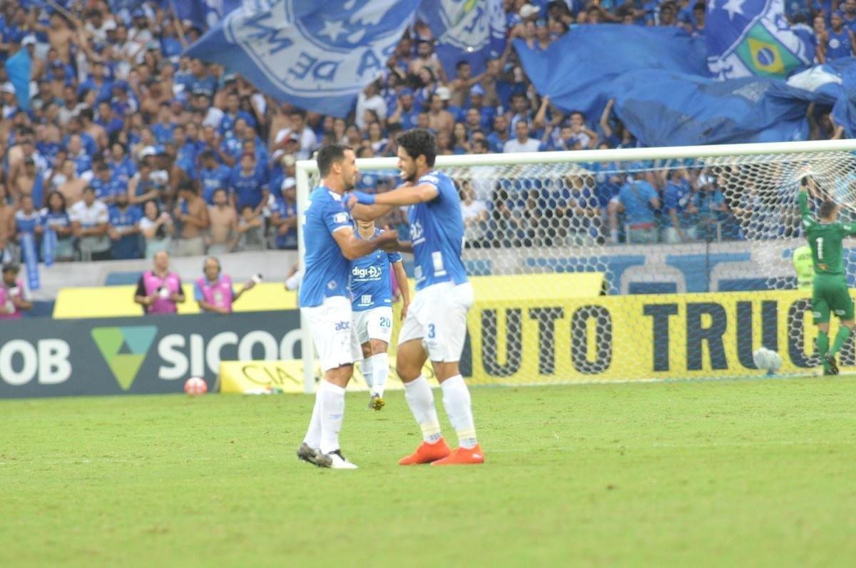 Fotos do segundo tempo do clssico entre Cruzeiro e Atltico, pela final do Mineiro