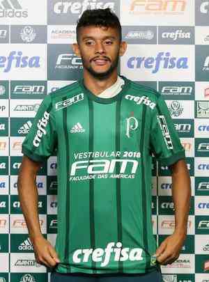 Gustavo Scarpa - meia se transferiu do Fluminense para o Palmeiras