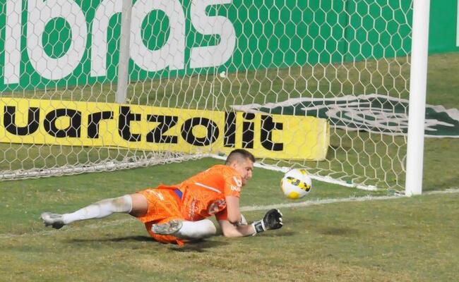 Rafael Cabral defendeu quatro pnaltis na classificao do Cruzeiro sobre o Remo