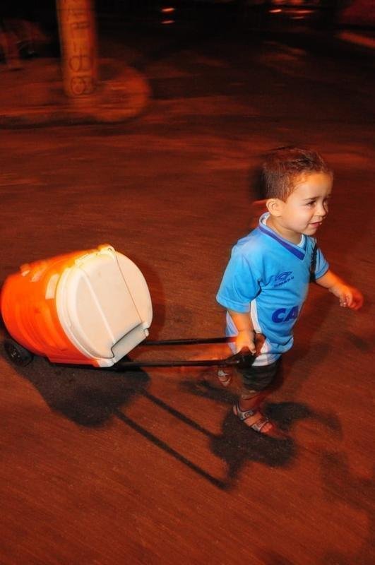 Torcedores do Cruzeiro fazem viglia de 24 horas no Mineiro para aguardar a primeira partida da final da Copa do Brasil contra o Corinthians, nesta quarta-feira, s 21h45. Evento foi divulgado na internet e reuniu dezenas de fanticos. Movimento foi lanado em 2013, antes de jogo decisivo com o Grmio, pelo Campeonato Brasileiro, e j havia se repetido em 2017 antes da deciso da Copa do Brasil.