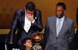 13/1/2014 - Pel ao lado do atacante portugus Cristiano Ronaldo, eleito o melhor jogador do mundo no prmio Bola de Ouro, da Fifa, em 2013