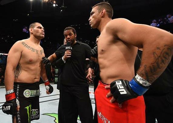Fotos da vitória arrasadora de Fabrício Werdum sobre Cain Velasquez