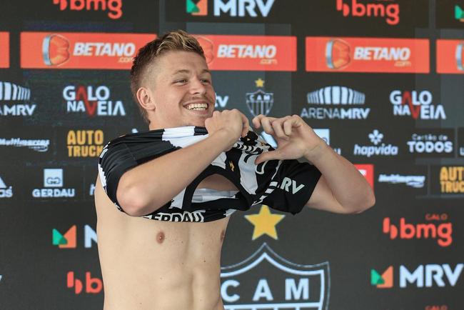 Bruno Fuchs é apresentado pelo Atlético