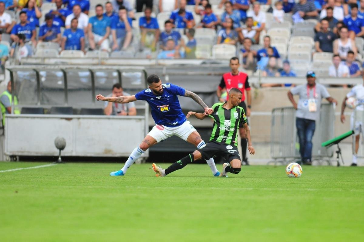 Cruzeiro e Amrica se enfrentaram em clssico pela 5 rodada do Campeonato Mineiro