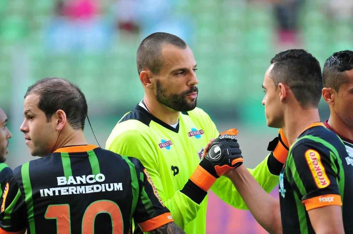 Imagens do jogo entre Amrica e Fluminense no Independncia