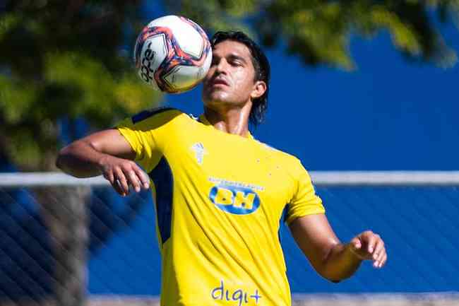 Marcelo Moreno dever retornar ao time no jogo contra o Londrina