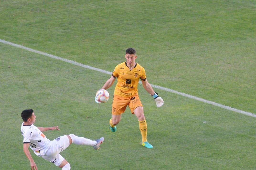Fotos do clssico entre Amrica e Atltico, no Independncia, em Belo Horizonte, pela 10 rodada do Campeonato Mineiro. Jogo marcou o retorno dos dois rivais ao futebol em plena pandemia do novo coronavrus (Juarez Rodrigues/EM/DAPress)