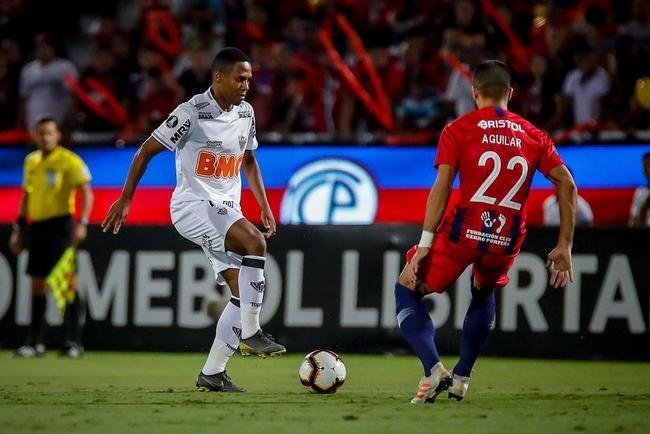Elias - Deixou o Atltico no fim de 2019. Em 2020, passou pelo Bahia, mas foi dispensado antes do fim da temporada. Volante segue sem clube. 