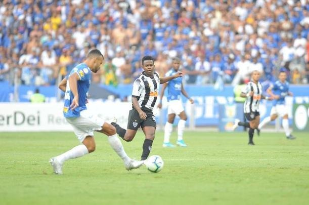 Fotos do primeiro tempo do clssico entre Cruzeiro e Atltico, no Mineiro, pelo Brasileiro
