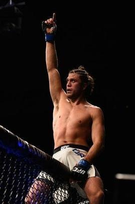 Brian Ortega venceu Diego Brandão por finalização no terceiro round
