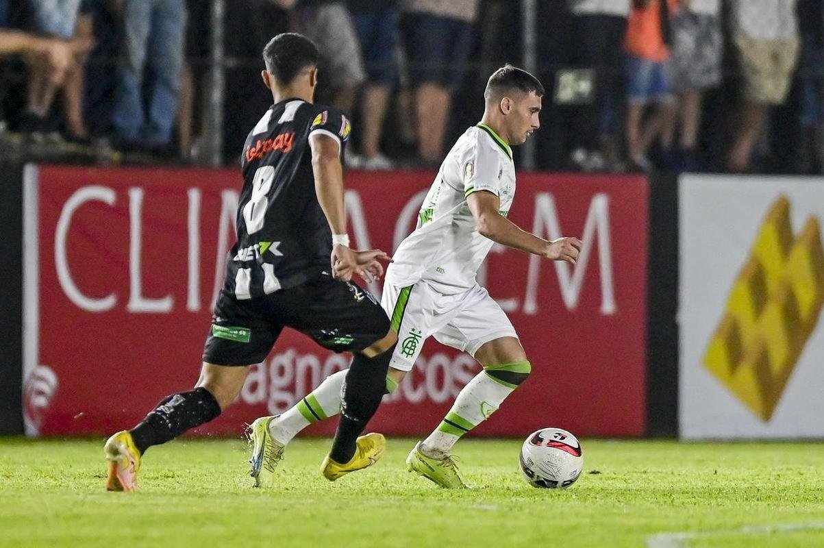 Jogo entre Athletic e Amrica, nesta tera-feira (7/2), pela 4 rodada do Campeonato Mineiro, no Estdio Joaquim Portugal, em So Joo del-Rei