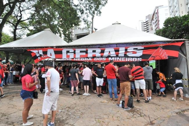 Movimentao grande em bares da capital mineira para o jogo decisivo