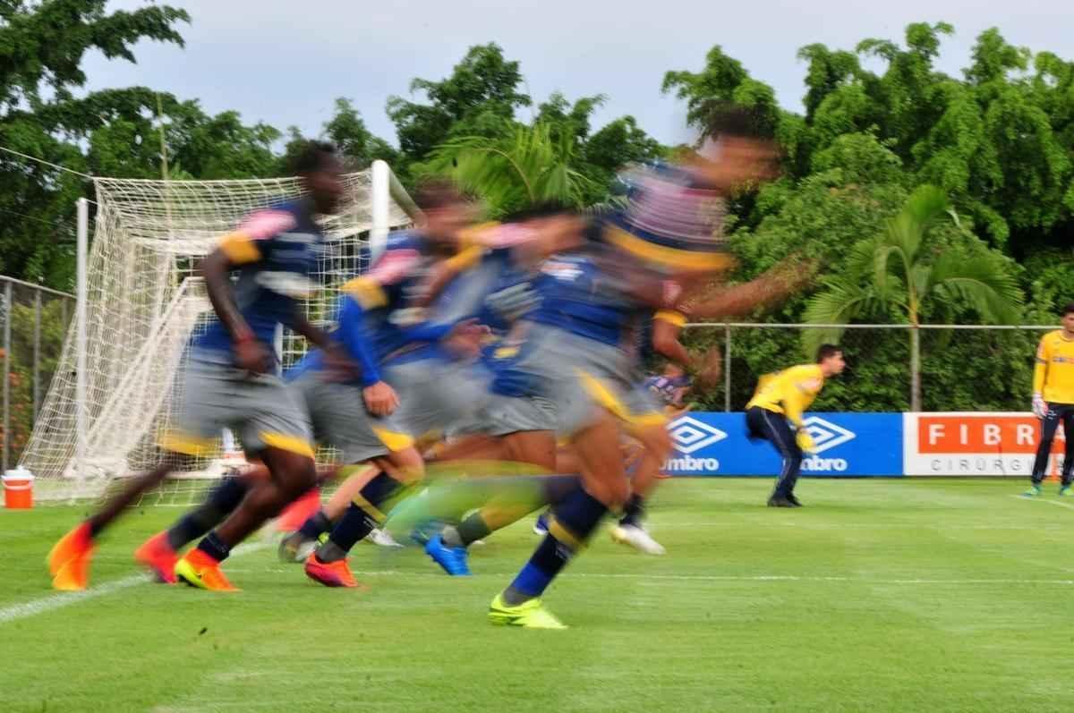 Nesta sexta-feira, o treinamento na Toca da Raposa ll foi bastante intenso 