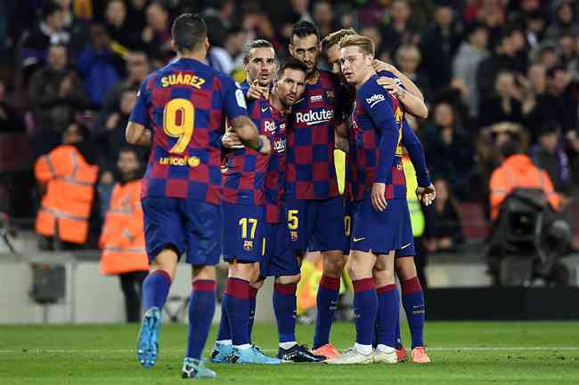 Barcelona goleia em casa e supera rival Real Madrid na tabela