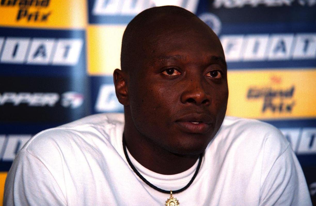 Fotos da apresentao do meia colombiano Freddy Rincn no Cruzeiro, em 6 de julho de 2001, na Toca da Raposa I. Ex-jogador morreu aos 55 anos nesta quarta-feira (13/4/2022), em Cali, em consequncia de um acidente de carro.