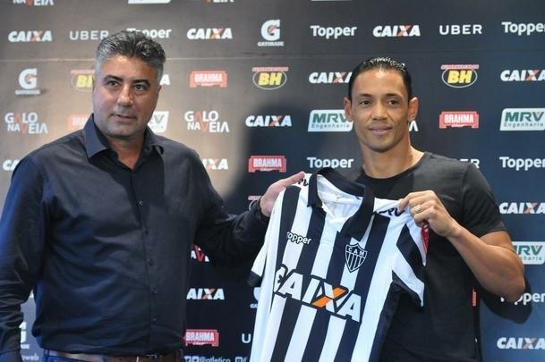 Atltico voltou ao trabalho nesta quinta-feira e apresentou Ricardo Oliveira; alm do atacante, presidente Sergio Sette Cmara e diretor de futebol Alexandre Gallo falaram com os jornalistas