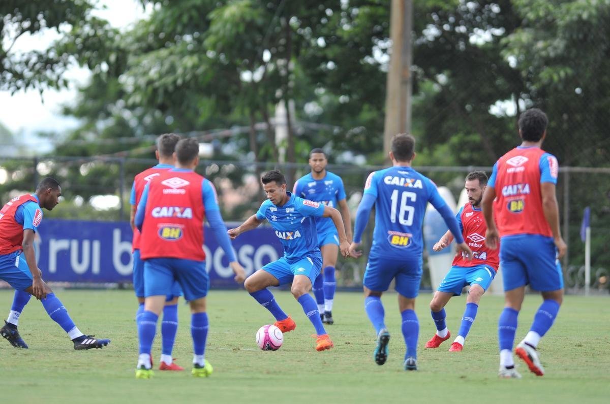 Fotos do ltimo treino do Cruzeiro antes de enfrentar a Caldense (Alexandre Guzanshe/EM D.A Press)