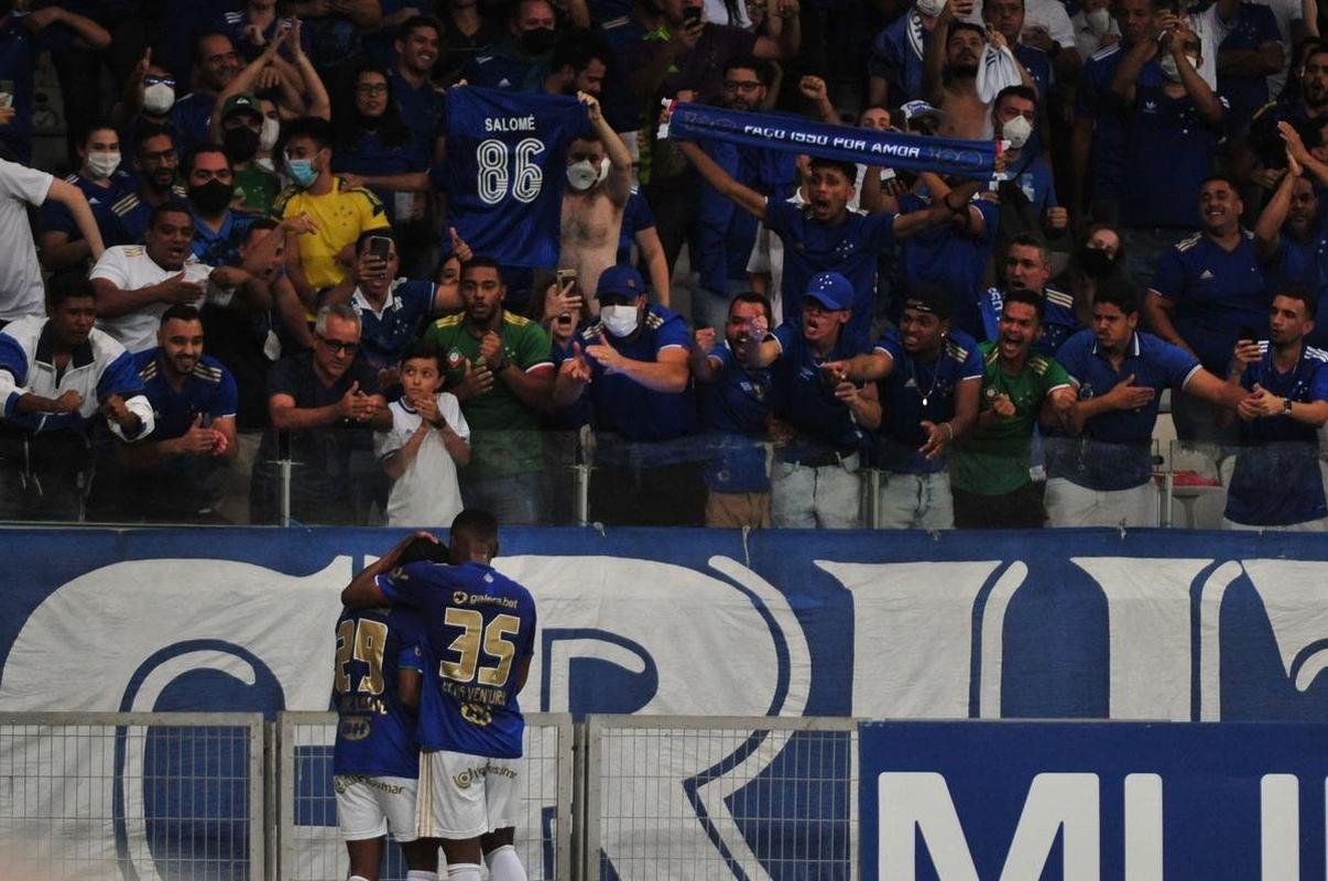 Fotos da partida entre Cruzeiro e Brusque, no Mineiro, em BH, pela 35 rodada da Srie B do Brasileiro