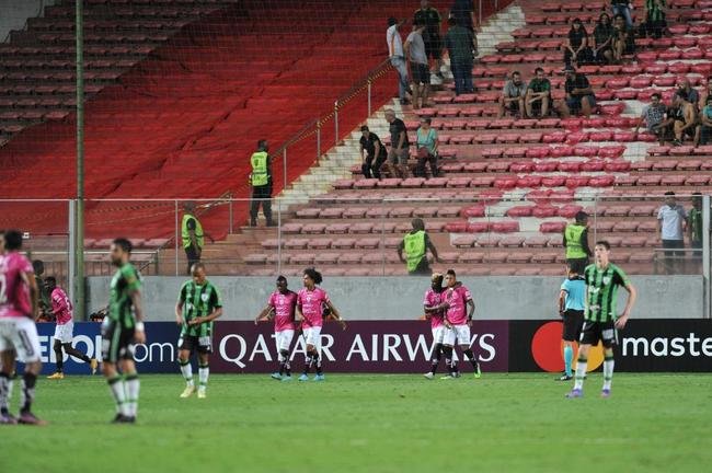 Fotos da derrota do Amrica para o Independiente del Valle, por 2 a 0, no Independncia, pelo Grupo D da Copa Libertadores