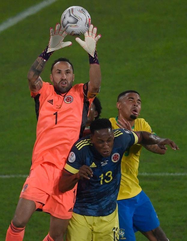 Brasil e Colmbia se enfrentaram no Estdio Nilton Santos, pelo Grupo B da Copa Amrica