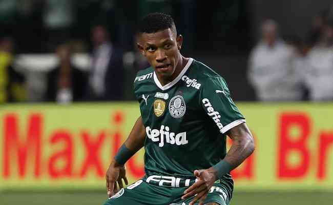 Tcnico do Palmeiras destacou boa atuao do time com um jogador a menos em vitria no clssico contra o Santos: 