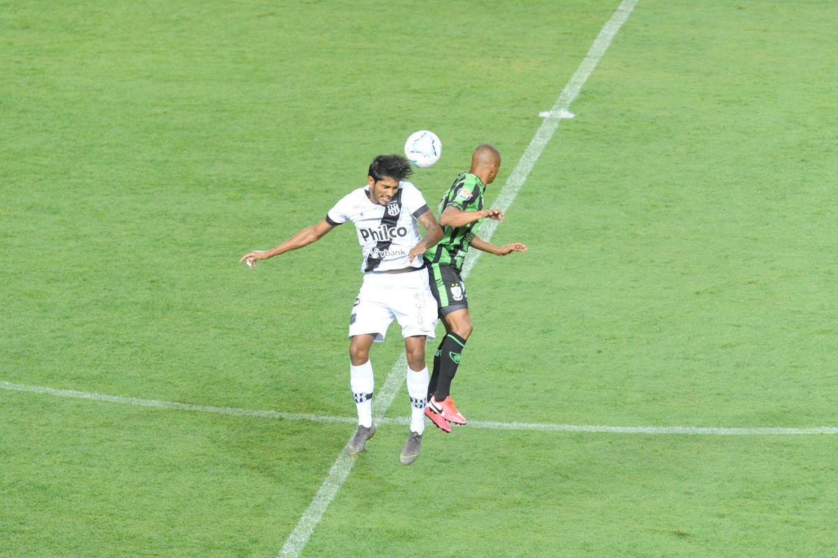 Fotos do duelo entre Amrica e Ponte Preta, no Independncia, em Belo Horizonte, em jogo de volta da quarta fase da Copa do Brasil