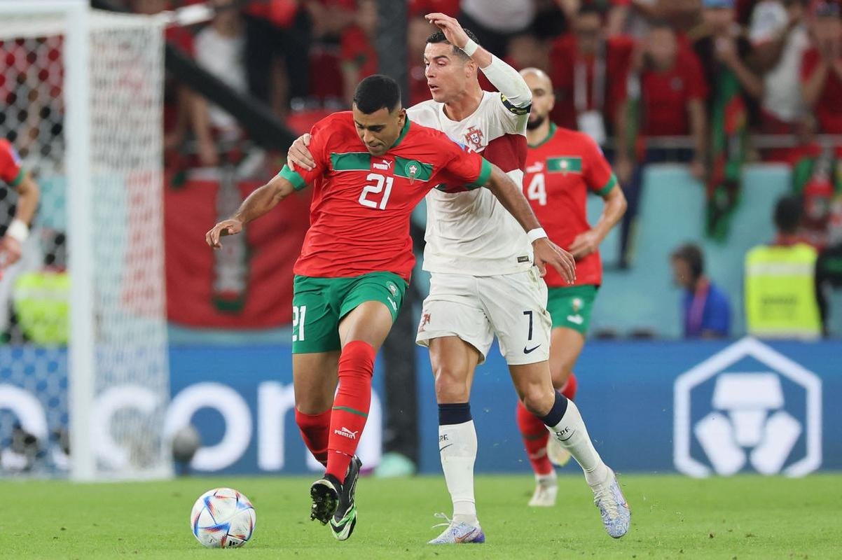 Cristiano Ronaldo chorou muito ao deixar o gramado aps a eliminao de Portugal diante de Marrocos