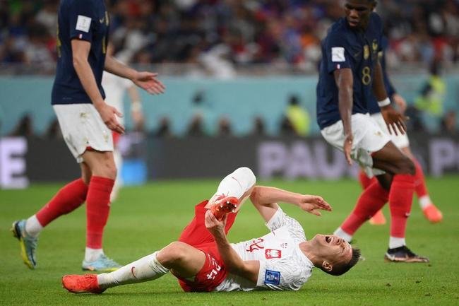 Lances da partida entre Frana e Polnia, pelas oitavas de final da Copa do Mundo.