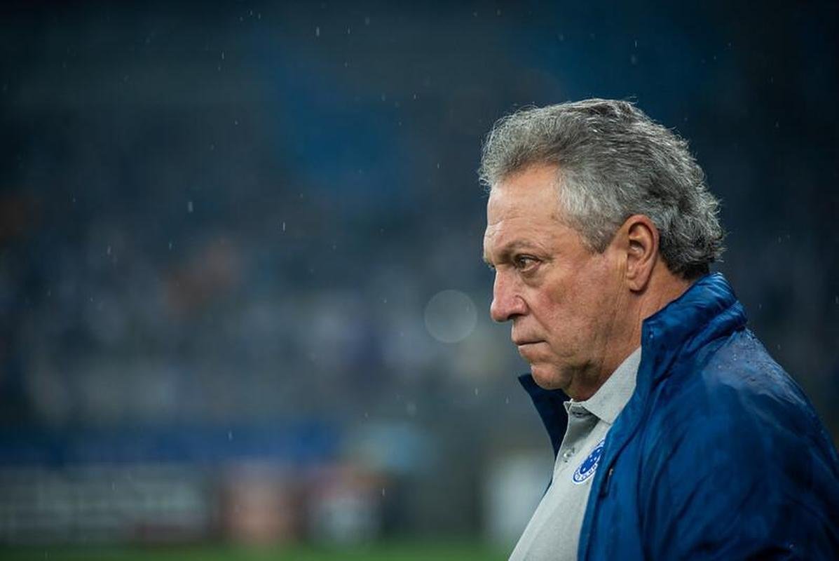 Tcnico Abel Braga pelo Cruzeiro, em 2019