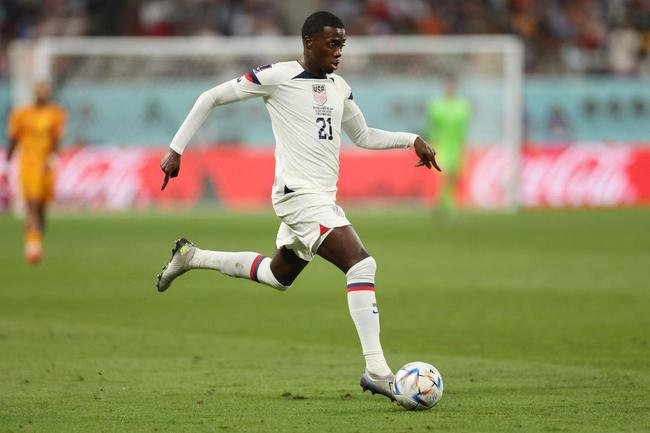 Lances do jogo entre Holanda e Estados Unidos pelas oitavas de final da Copa do Mundo.