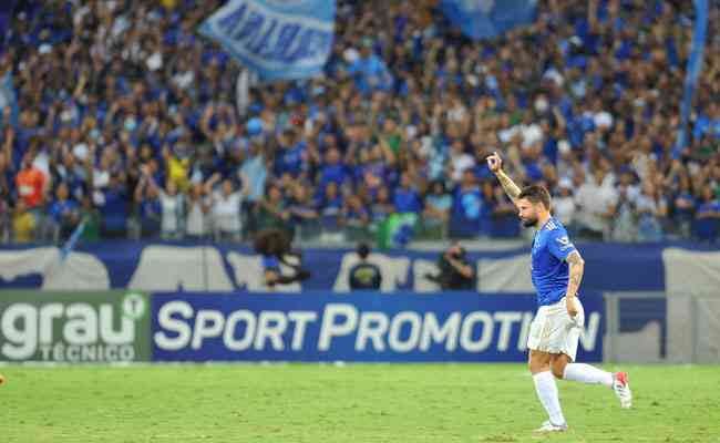 Ariel Cabral chega aos 150 jogos pelo Cruzeiro e busca vaga de titular -  Lance!