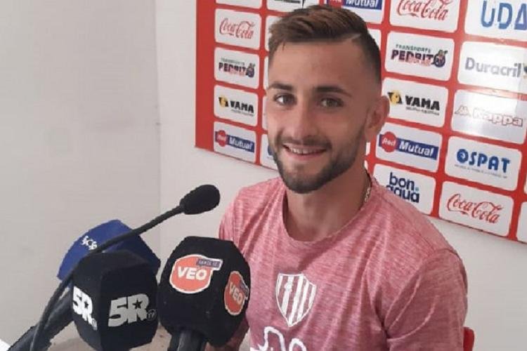 Jalil Elas - Jovem meio-campista, de 23 anos. Iniciou a carreira no Newell's Old Boys. Antes de acertar com o Unin, passou pelo Godoy Cruz na temporada passada.