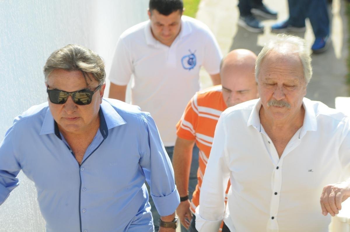 Novo gestor de futebol do Cruzeiro, Zez Perrella deu entrevista nesta sexta-feira, na Toca da Raposa II