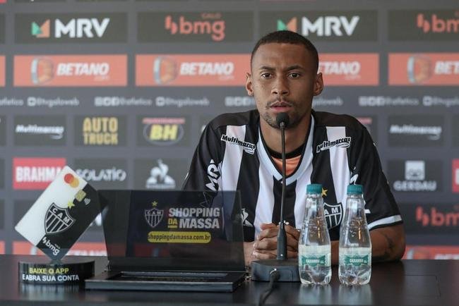 Ademir  apresentado no Atltico; veja as fotos