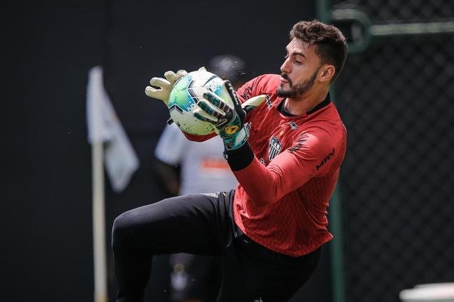 RAFAEL - Ex-Cruzeiro, goleiro j tinha acordo com o Atltico antes da chegada de Sampaoli, mas foi anunciado apenas aps o treinador ser oficialmente contratado. Chegou sem custo.