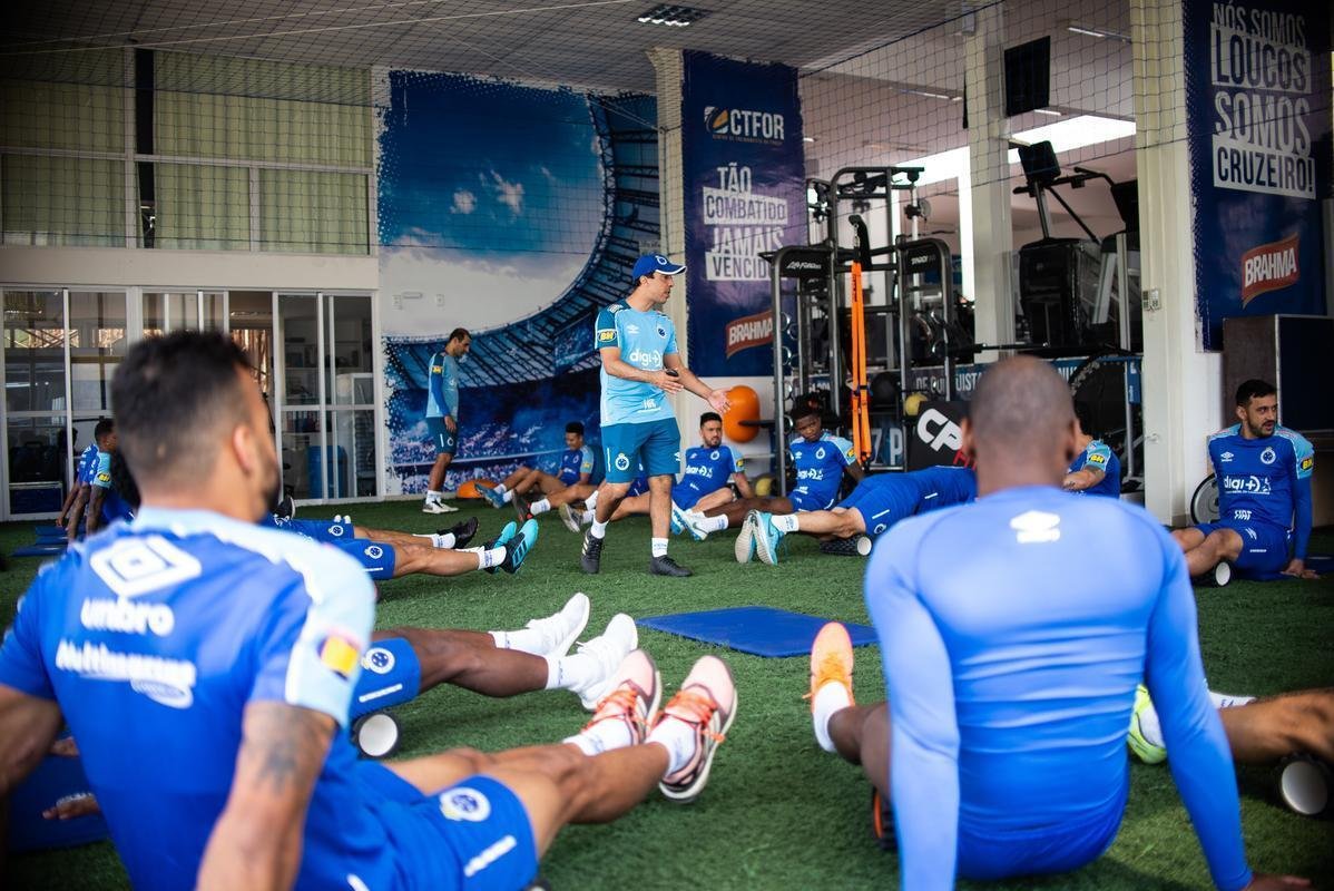Cruzeiro treinou neste sbado na Toca da Raposa II e concluiu preparao para jogo com o Grmio, neste domingo, s 11h, no Independncia, pela 18 rodada do Brasileiro