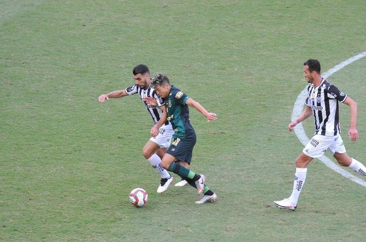 Fotos do jogo de ida da final do Campeonato Mineiro, entre Amrica e Atltico, no Independncia, em Belo Horizonte