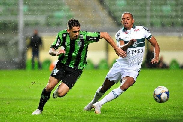 Equipes se enfrentaram nesta segunda-feira, s 20h, pela sexta rodada da Srie B do Brasileiro