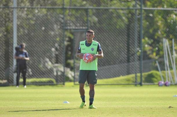 Veja fotos do treino do Atltico