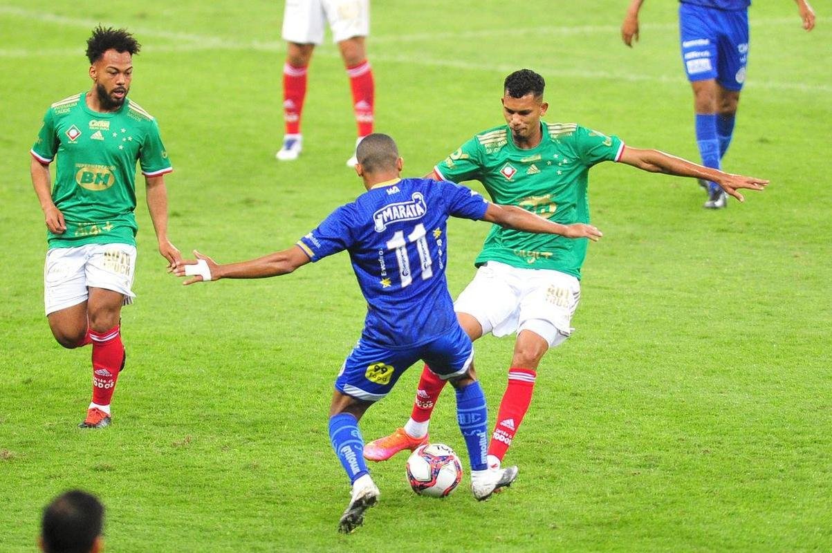 Fotos do jogo entre Cruzeiro e Confiana pela Srie B. Jogo  em Belo Horizonte marcou a volta da torcida cruzeirense ao Mineiro aps meses de ausncia devido  pandemia da COVID-19