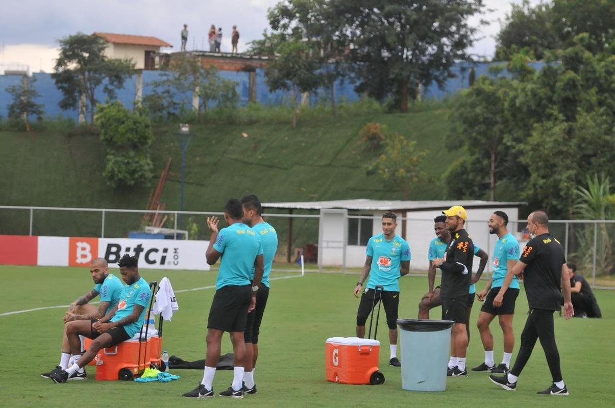 Seleo Brasileira realizou treinamento na tarde deste sbado (29/1) na Toca da Raposa II