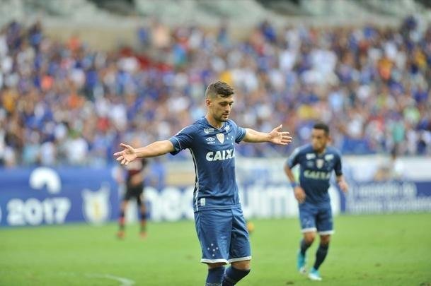 Fotos do jogo entre Cruzeiro e Atltico-PR, no Mineiro, pela 32 rodada do Brasileiro