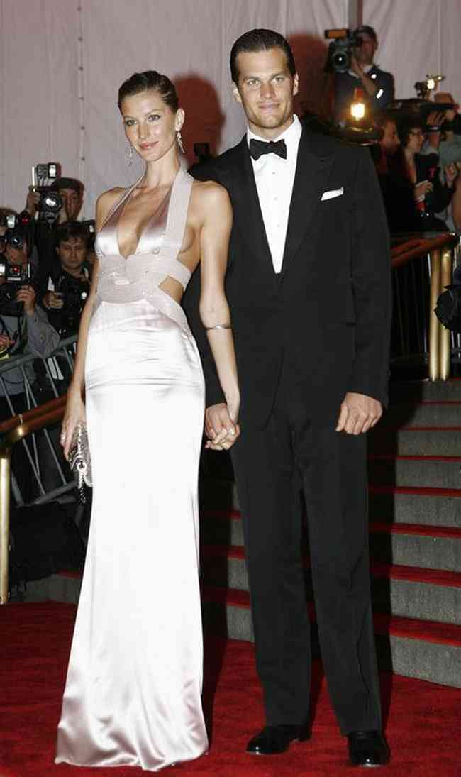 Photo of supermodel Gisele Bündchen and Tampa Bay Buccaneers football player Tom Brady