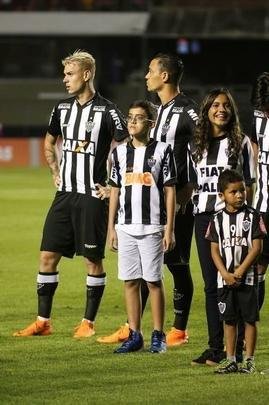 Atlético saiu atrás, conseguiu virada com Róger Guedes e Ricardo Oliveira, mas cedeu empate no Morumbi