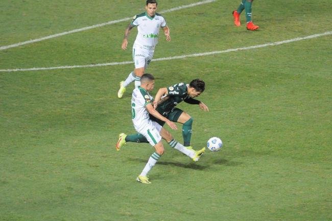 Fotos do jogo entre Amrica e Palmeiras, no Independncia, em Belo Horizonte, pela 24 rodada do Campeonato Brasileiro