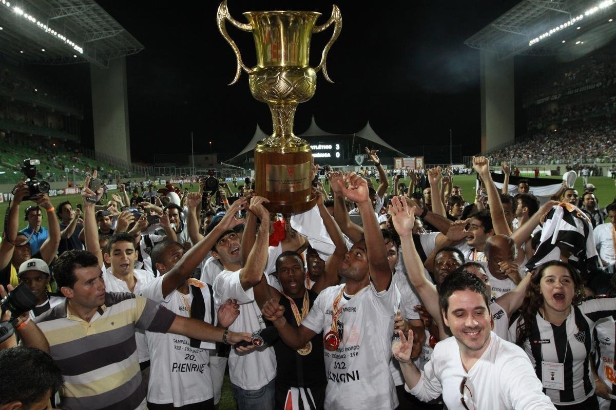 Final do Campeonato Mineiro de 2012 - No jogo de volta da final, o Atltico goleou o Amrica por 3 a 0 (gols de Bernard, duas vezes e Serginho) e conquistou o ttulo do Estadual.