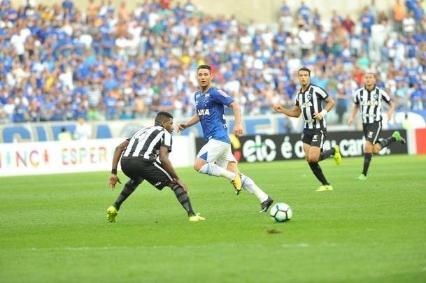 Imagens do jogo entre Cruzeiro e Botafogo, pela 19 rodada do Brasileiro, no Mineiro