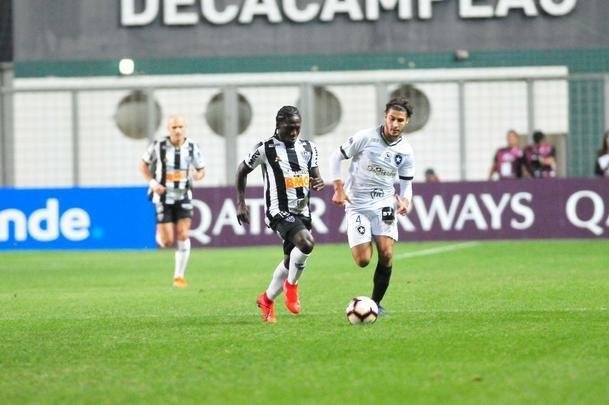 Fotos do primeiro tempo do duelo entre Atltico e Botafogo, no Independncia, pela Sul-Americana